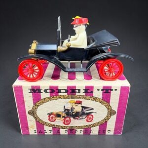 Model T Ford Salt and Pepper Shaker Set Plastic Car with Figures and Box USA